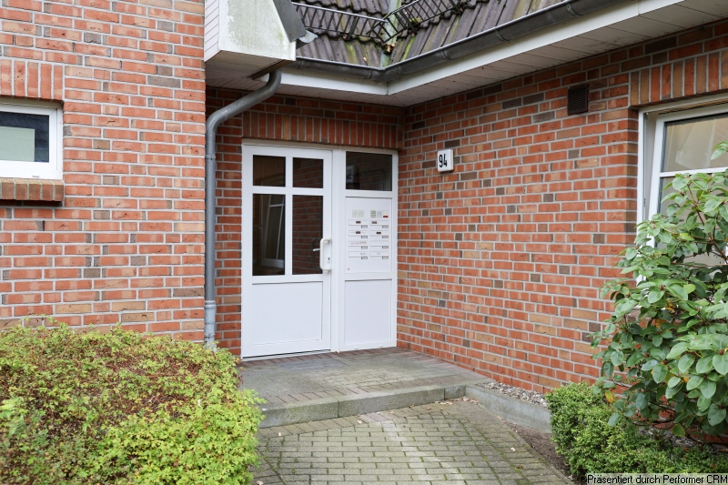 02 Hauseingang Etagenwohnung Schenefeld