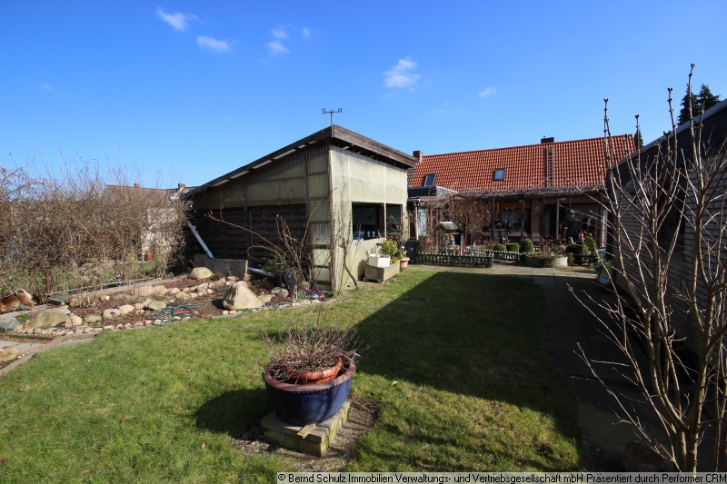5 Garten Blick auf die Terrasse Grundst�ck Hamburg