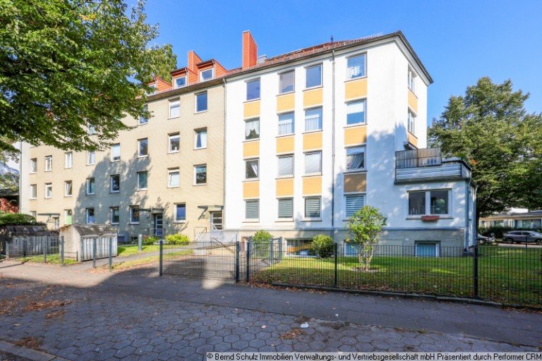 1 Hausansicht Hamburg Etagenwohnung 1-Zimmer in beliebter Wohngegend