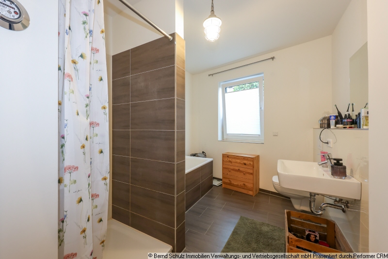 13 Vollbad mit Dusche Erdgeschosswohnung Hamburg