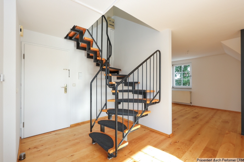 8 Treppe Dachgeschosswohnung Schenefeld