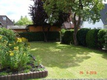 25 Garten im Sommer gro�z�gig geschnittenes Einfamilienhaus in gutem Zustand