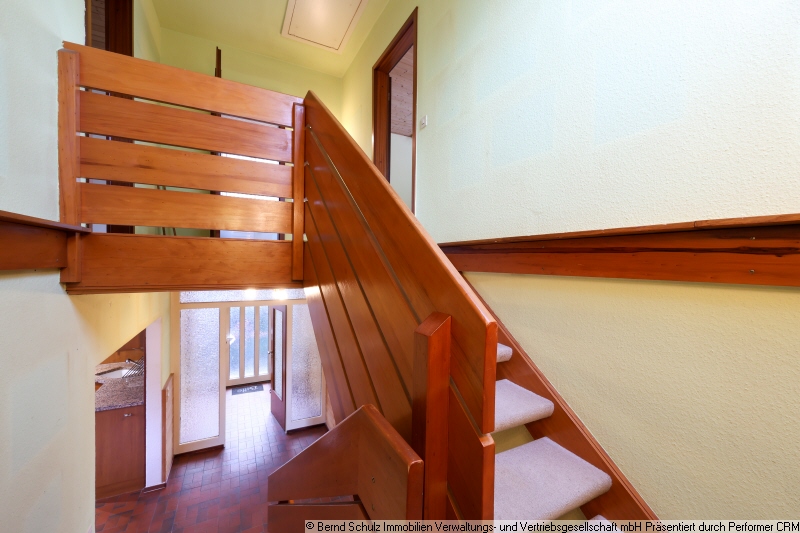 15 Treppe zum OG Einfamilienhaus Hamburg