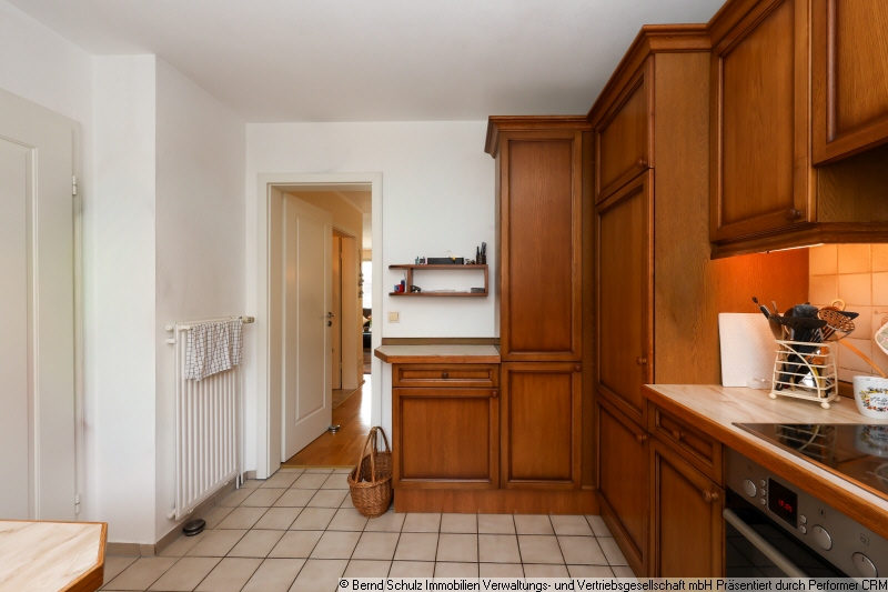 8 K�che mit Durchgang zum Wohnzimmer Reihenmittelhaus Hamburg