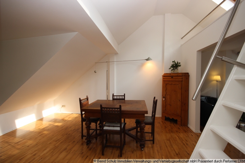 4 Essbereich im Wohnzimmer Dachgeschosswohnung Hamburg