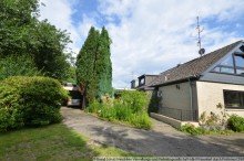 1 Hausansicht DHH mit Einliegerwohnung, Garage und gro�em Grundst�ck