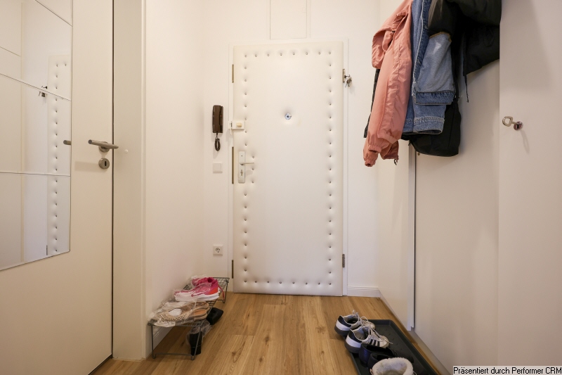 13 Eingangsflur Etagenwohnung Hamburg