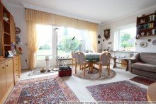 Wohnzimmer Altbau mit Charme und gro�em Garten