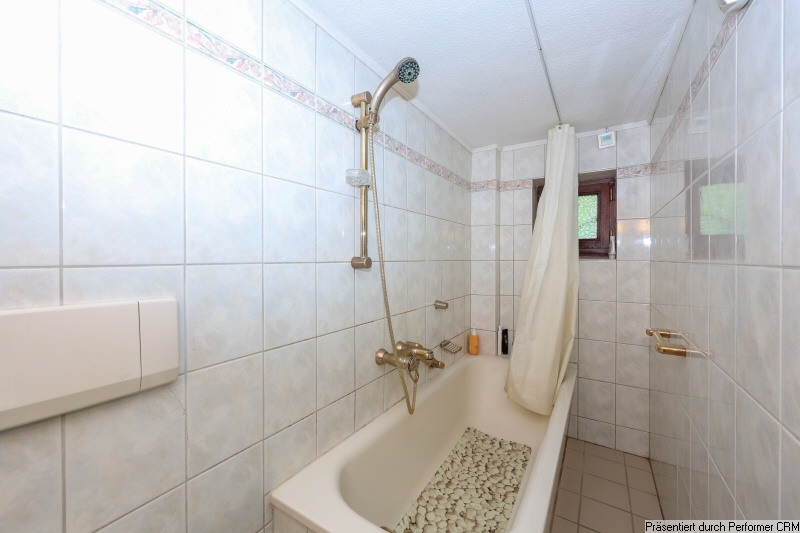 34 Hauptbadezimmer im KG Einfamilienhaus Hamburg