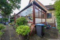 Bild (2f951fb9033418dca85dc256b479664c): vermietetes Einfamilienhaus mit Bebauungsm�glichkeit in zweiter Reihe