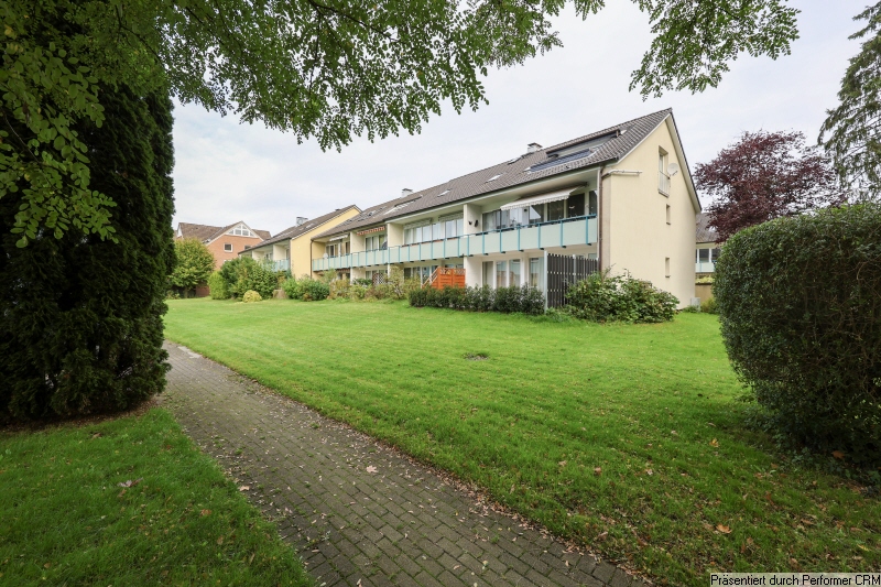 03 Hausansicht R�ckseite Dachgeschosswohnung Schenefeld