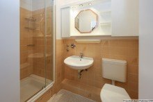20 Duschbad renovierte 3,5-Zimmer mit 2 Balkonen