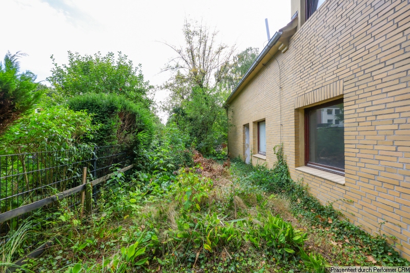 11 rechte Geb�udeseite Wohngrundst�ck Schenefeld