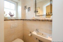 24 G�ste-WC im EG 4-Zimmer Mittelreihenhaus mit Vollkeller und Carport
