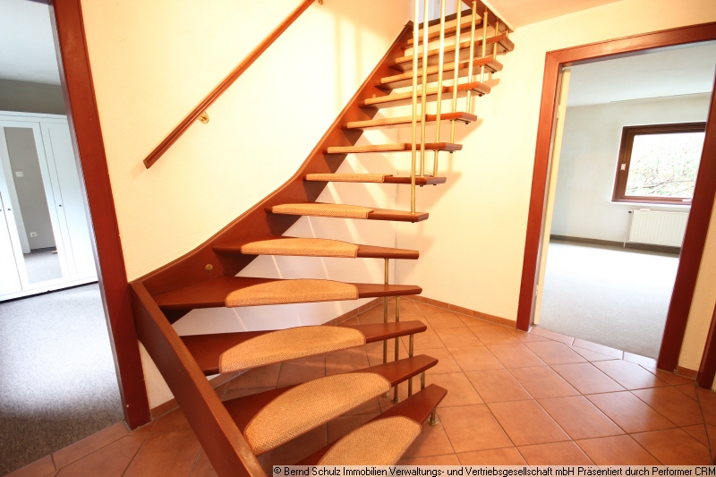 8 Treppenhaus Doppelhaush�lfte Hamburg