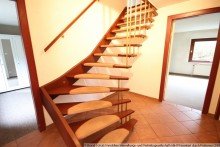 8 Treppenhaus DHH mit Einliegerwohnung, Garage und gro�em Grundst�ck