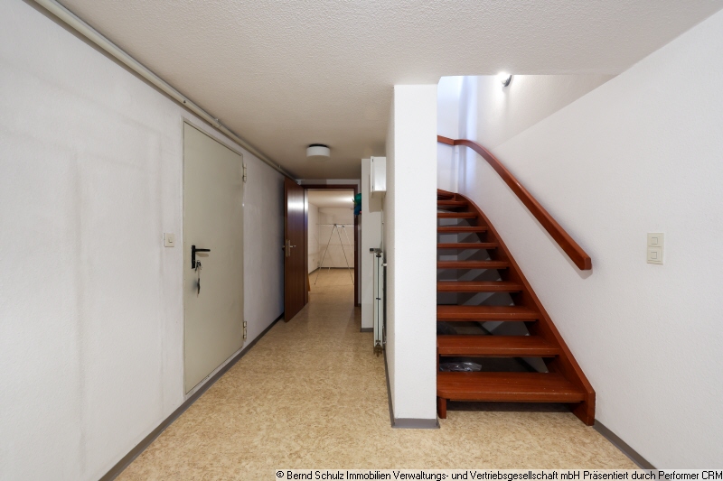 24 Kellerflur Doppelhaush�lfte Hamburg