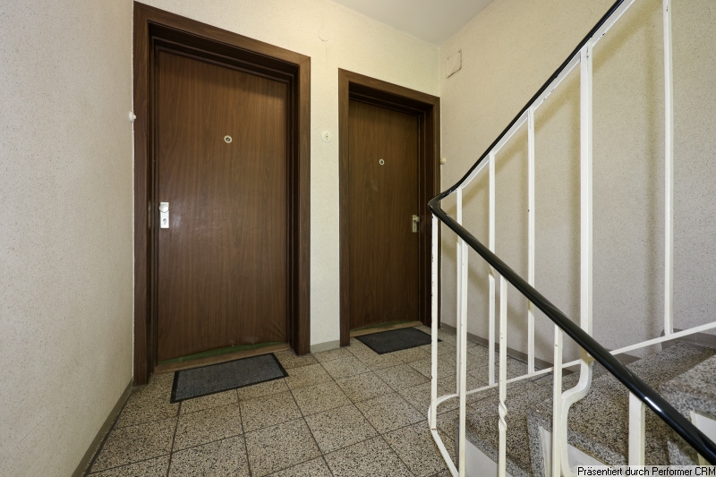 19 Treppenhaus Etagenwohnung Hamburg