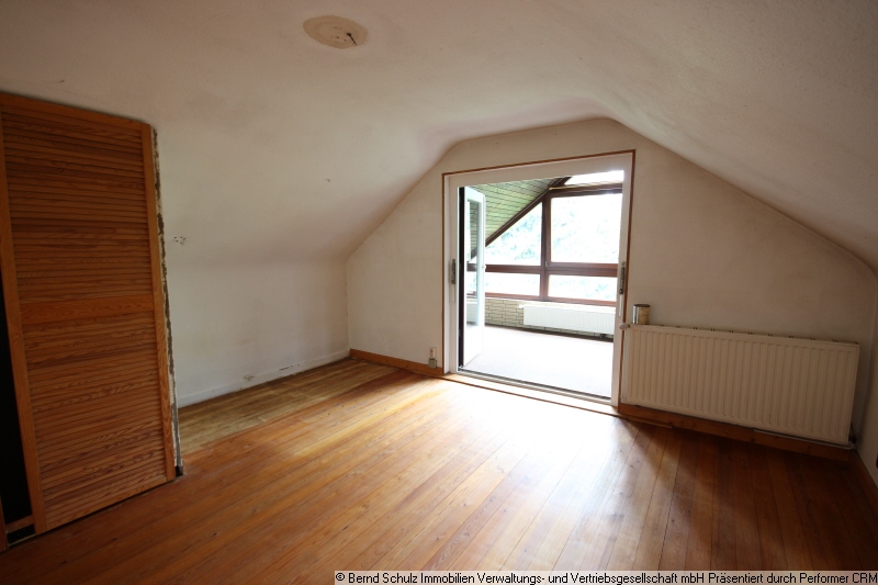 12 Zimmer im DG rechts Doppelhaush�lfte Hamburg