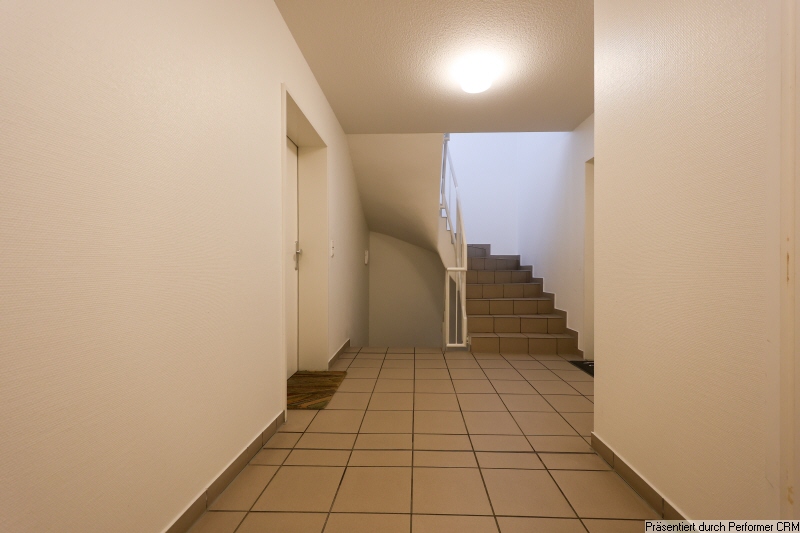 26 Treppenhaus Etagenwohnung Schenefeld