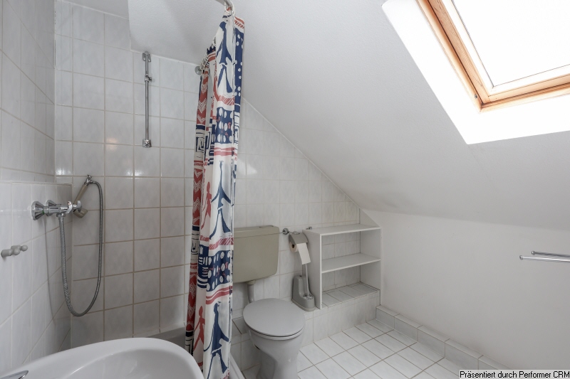 23 Duschbad im Dachgeschoss Reihenmittelhaus Hamburg