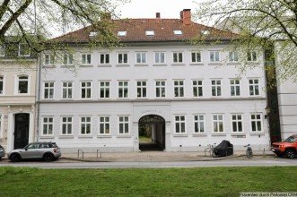 Hauptbild Gepflegte 2-Zimmer-Altbauwohnung nahe der Elbe - Befristet auf 3 Jahre!
