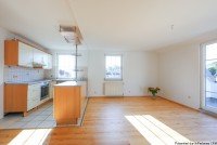Bild (5ebf8e27cd146393d386614cc5c1dd6d): Charmantes Raumkonzept mit S�d-Loggia und 25 m� Spitzboden