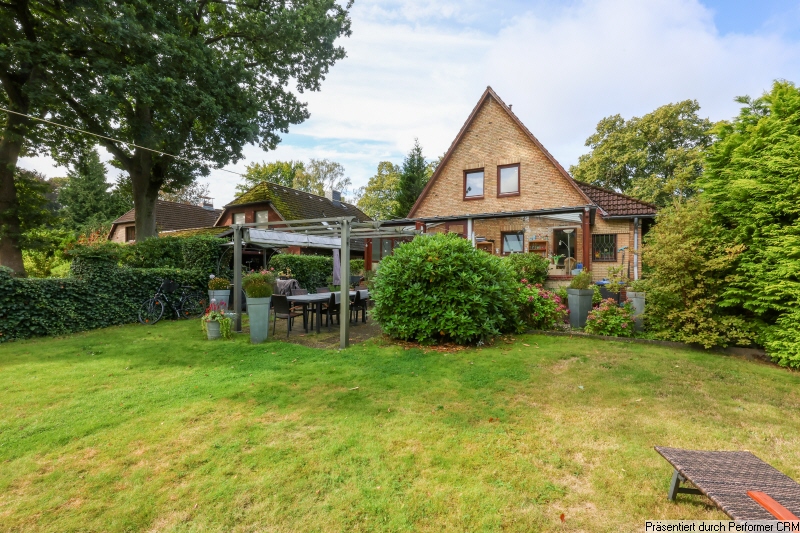 2 Hausansicht Garten Einfamilienhaus Hamburg