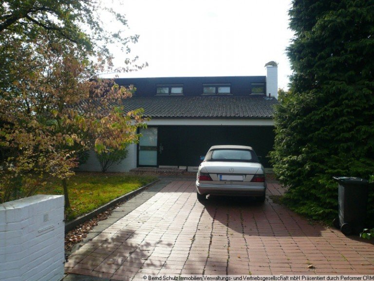 P1120105 Norderstedt Einfamilienhaus Architektenhaus mit gro�er K�che, Schwimmbad, Terrasse und Garten