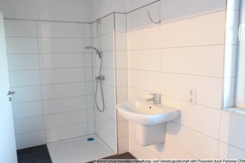 11 Badezimmer mit Dusche Doppelhaush�lfte Hamburg