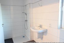 11 Badezimmer mit Dusche ERSTBEZUG! Moderne Doppelhaush�lfte in gefragter Lage  in HH-Lurup