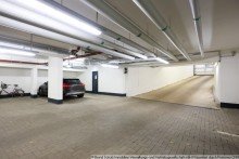 19 Tiefgaragenzufahrt Moderne Erdgeschosswohnung mit Garten und Stellplatz im Zentrum von Eidelstedt