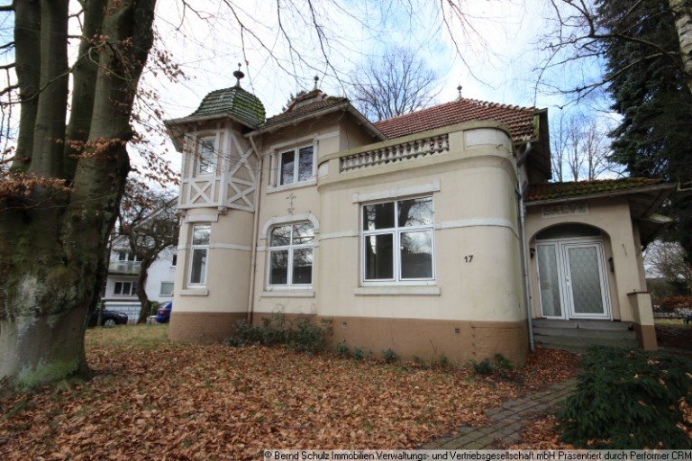 IMG_4018 Hamburg Einfamilienhaus Sanierungsbed�rftige Villa