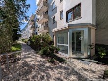 27 Zuwegung renovierte 3,5-Zimmer mit 2 Balkonen