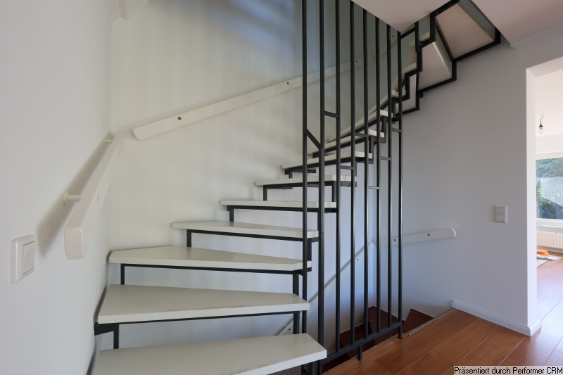 14 Treppe zum OG Doppelhaush�lfte Schenefeld