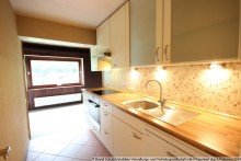 9 K�che DHH mit Einliegerwohnung, Garage und gro�em Grundst�ck