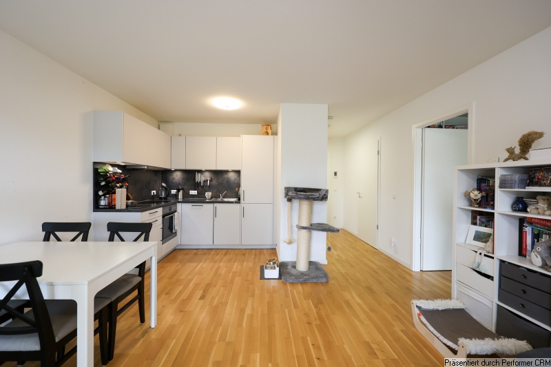 09 Wohn- und Essbereich mit offener K�che Etagenwohnung Hamburg
