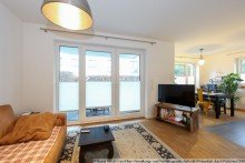 4 Wohnzimmer Blick Richtung Terrasse Moderne Erdgeschosswohnung mit Garten und Stellplatz im Zentrum von Eidelstedt