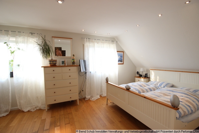 8 Schlafzimmer im OG Einfamilienhaus Heist