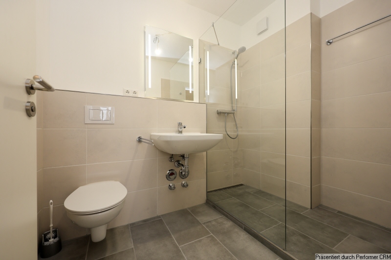 16 Bad en suite Dachgeschosswohnung Schenefeld