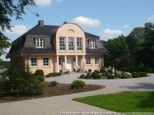 1 Idyllisch am L�tjensee gelegenes Landhaus auf park�hnlichem Grundst�ck mit altem Baumbestand