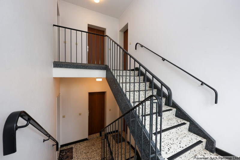 25 Treppenhaus Dachgeschosswohnung Schenefeld