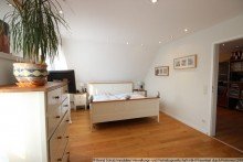 9 Schlafzimmer im OG modernes EFH mit Garage, Vollkeller und gepflegtem Grundst�ck