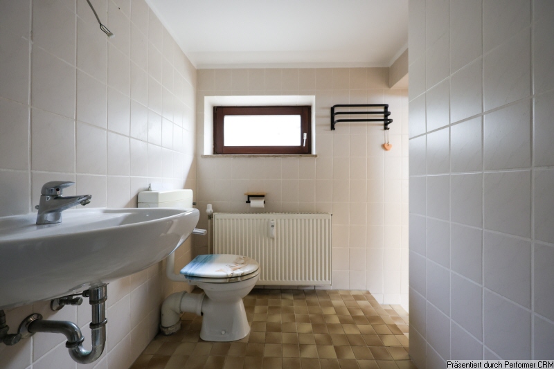 05 Bad Souterrainwohnung Hamburg