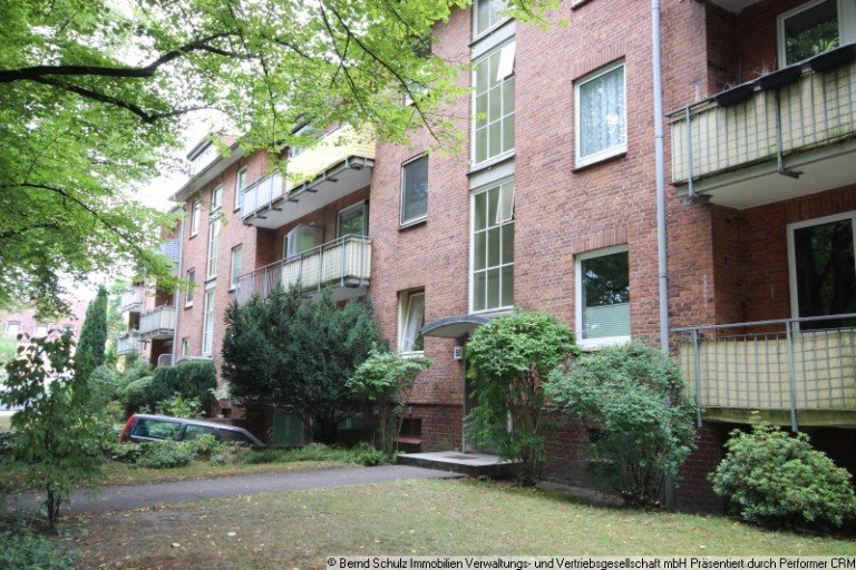 1 Hausansicht Hamburg Dachgeschosswohnung helle 2 Zimmer f�r (Wohnungs-)Liebhaber