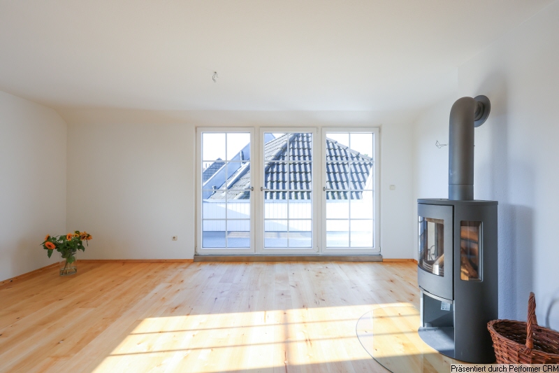 5 Blick Richtung Balkon Dachgeschosswohnung Schenefeld