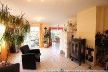 5 Sitzecke mit Kamin und Ofen modernes EFH mit Garage, Vollkeller und gepflegtem Grundst�ck