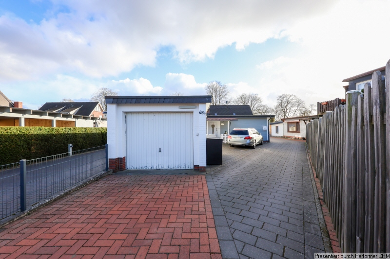 3 Garage und Eingangsbereich Bungalow Schenefeld