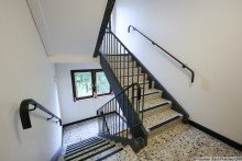 26 Treppenhaus renovierte 3,5-Zimmer mit 2 Balkonen