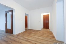 8 Diele renovierte 3,5-Zimmer mit 2 Balkonen